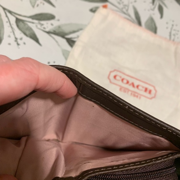 Vintage Coach Soho Brown Leather Wallet - Picture 10 of 12